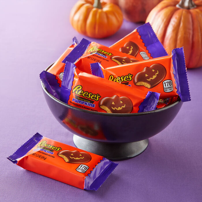 REESE'S Milk Chocolate Peanut Butter Pumpkins, Halloween Candy Packs, 1.2 oz (36 Count)